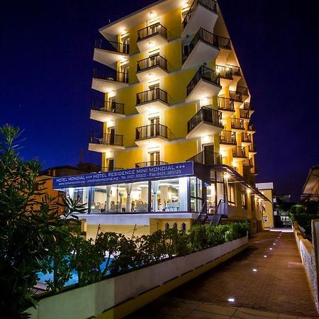 Hotel Mondial Lido di Jesolo Exterior photo